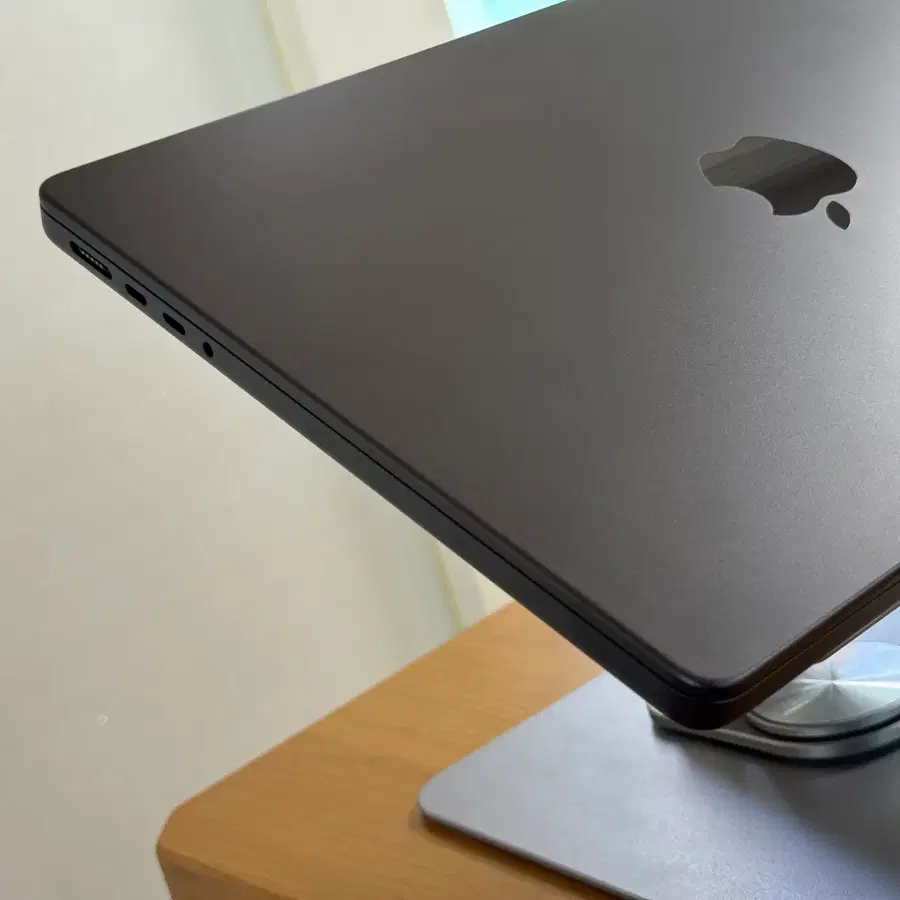 MacBook Pro M5